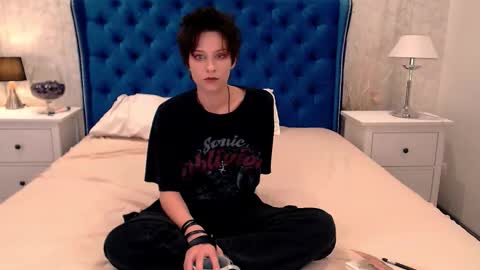 Via online show from 10/09/25, 08:29