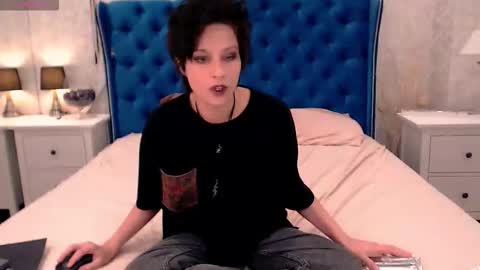 Via online show from 11/15/25, 11:10