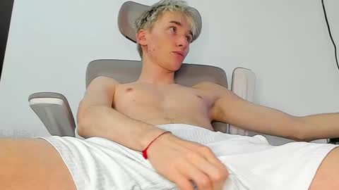 vibemygirl online show from 10/14/25, 12:06