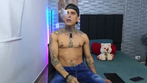 Snapshot of vicctorzc chatting on 01/11/25, 07:59 Victor cardenas online show from 01/11/25, 07:59