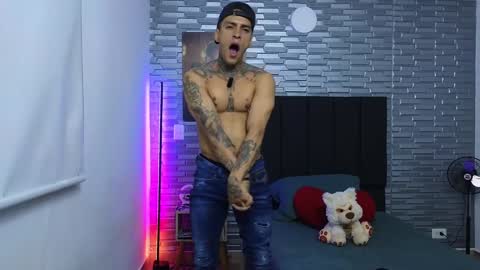 Snapshot of vicctorzc chatting on 01/11/25, 11:13 Victor cardenas online show from 01/11/25, 11:13