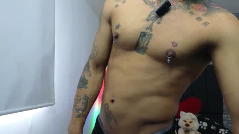 Snapshot of vicctorzc chatting on 01/12/25, 08:03 Victor cardenas online show from 01/12/25, 08:03