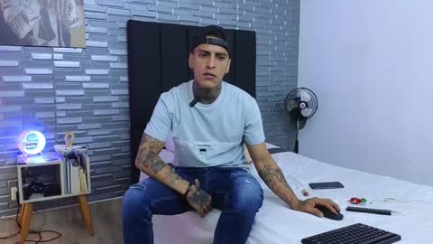 Snapshot of vicctorzc chatting on 01/22/25, 08:06 Victor cardenas online show from 01/22/25, 08:06