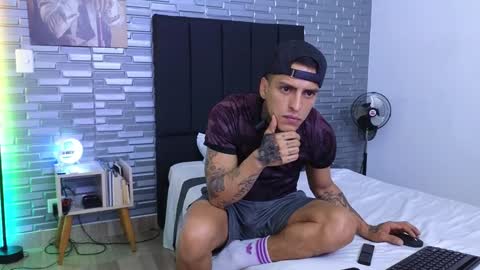 Snapshot of vicctorzc chatting on 01/23/25, 09:39 Victor cardenas online show from 01/23/25, 09:39