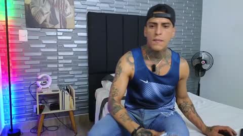 Snapshot of vicctorzc chatting on 01/24/25, 11:45 Victor cardenas online show from 01/24/25, 11:45