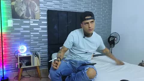 Snapshot of vicctorzc chatting on 01/25/25, 08:42 Victor cardenas online show from 01/25/25, 08:42