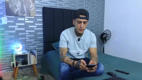 Snapshot of vicctorzc chatting on 01/25/25, 08:31 Victor cardenas online show from 01/25/25, 08:31