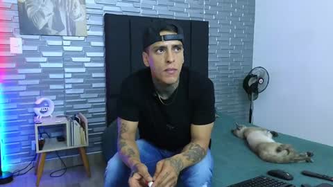 Snapshot of vicctorzc chatting on 01/28/25, 12:15 Victor cardenas online show from 01/28/25, 12:15