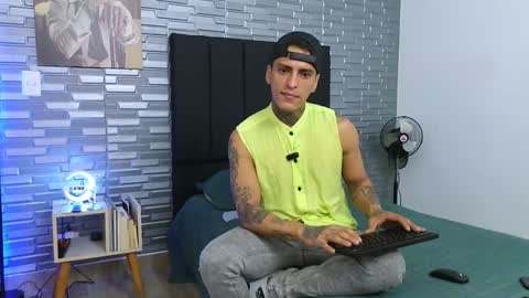 Snapshot of vicctorzc chatting on 01/31/25, 08:54 Victor cardenas online show from 01/31/25, 08:54