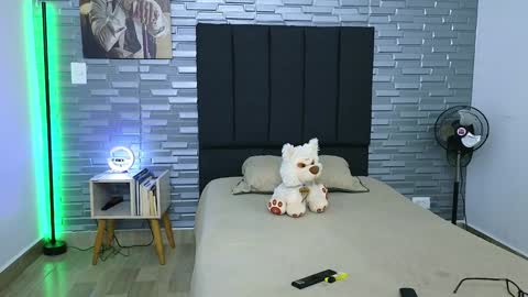 Snapshot of vicctorzc chatting on 02/02/25, 11:11 Victor cardenas online show from 02/02/25, 11:11