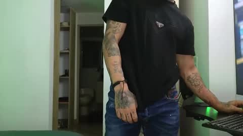 Snapshot of vicctorzc chatting on 02/10/25, 10:09 Victor cardenas online show from 02/10/25, 10:09