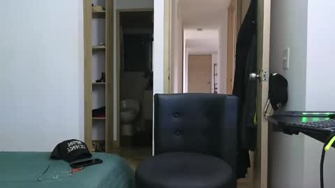 Snapshot of vicctorzc chatting on 02/12/25, 09:43 Victor cardenas online show from 02/12/25, 09:43