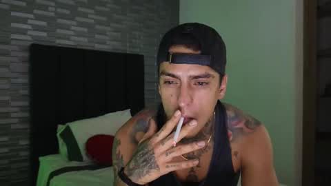 Snapshot of vicctorzc chatting on 02/28/25, 04:10 Victor cardenas online show from 02/28/25, 04:10