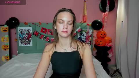 Snapshot of vickie_smith chatting on 10/24/25, 08:33 vickie_smith online show from 10/24/25, 08:33