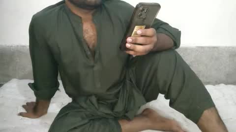 Snapshot of vickpie24 chatting on 10/31/25, 03:46 vickpie24 online show from 10/31/25, 03:46