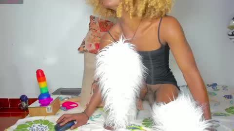 vicky manuela online show from 10/08/25, 02:20