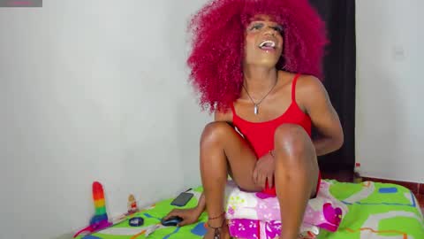 vicky manuela online show from 10/24/25, 04:09