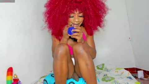 vicky manuela online show from 11/12/25, 02:34