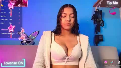 Snapshot of vicky_miller_05 chatting on 03/05/25, 08:21 vicky_miller_05 online show from 03/05/25, 08:21