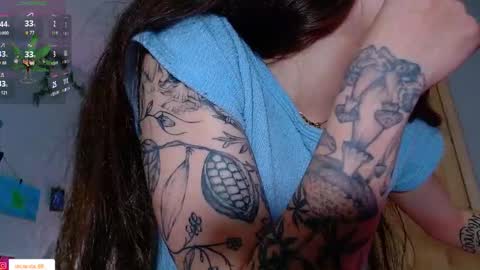 Victoria   online show from 10/11/25, 03:54