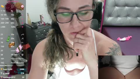 Valentina online show from 12/30/24, 10:55