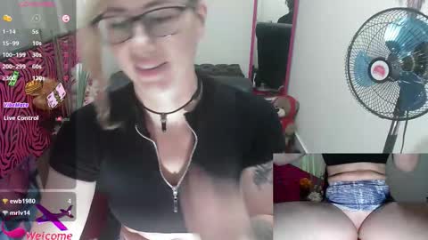 Valentina online show from 10/21/25, 08:20