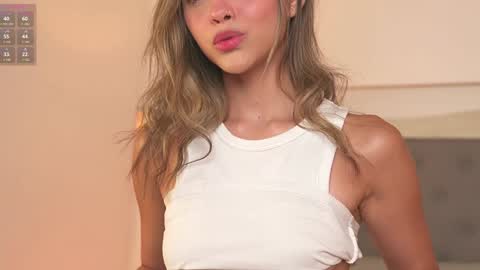 Snapshot of victoria__rossi chatting on 01/18/25, 12:26 online show from 01/18/25, 12:26