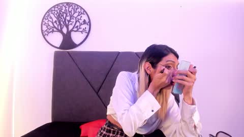 Snapshot of victoria_badgal chatting on 11/05/25, 08:20 Victoria online show from 11/05/25, 08:20