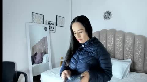 Snapshot of victoria_cooper3 chatting on 10/12/25, 10:25 valentina online show from 10/12/25, 10:25