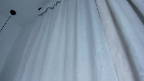 Snapshot of victoria_cooper3 chatting on 10/19/25, 11:33 valentina online show from 10/19/25, 11:33