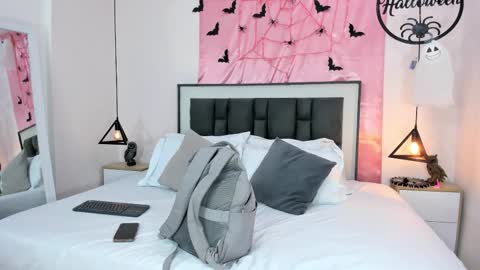 Snapshot of victoria_cooper3 chatting on 11/04/25, 11:42 valentina online show from 11/04/25, 11:42