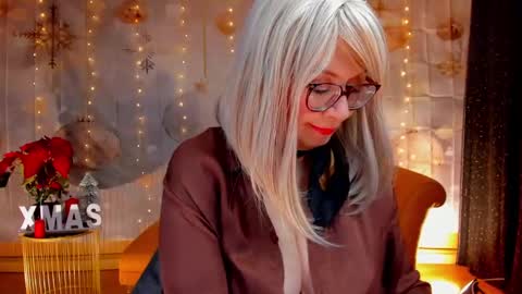 Snapshot of victoria_dior chatting on 12/10/24, 10:37 diorvictoria9 online show from 12/10/24, 10:37