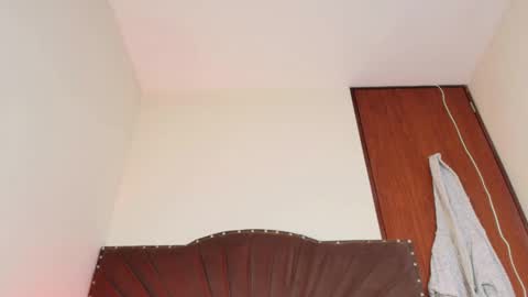 Snapshot of victoria_exxotic chatting on 10/27/25, 08:02 victoria online show from 10/27/25, 08:02