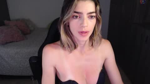 Victorias Room  online show from 02/26/25, 05:42