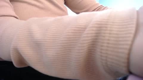 Victoria online show from 11/12/25, 01:00