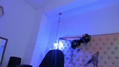 victoria_kitt online show from 10/18/25, 07:03