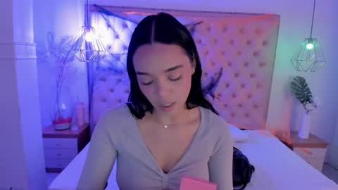 victoria_kitt online show from 10/23/25, 05:33