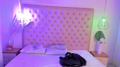 victoria_kitt online show from 11/17/25, 07:19