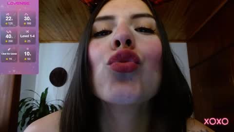 Snapshot of victoria_martelo chatting on 12/23/24, 04:06 VICTORIA MARTELO online show from 12/23/24, 04:06