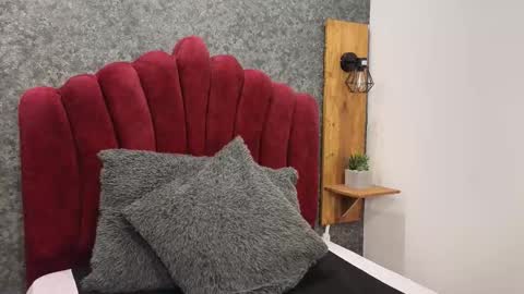 Snapshot of victoria_noir_18 chatting on 10/21/25, 07:14 Vicky online show from 10/21/25, 07:14