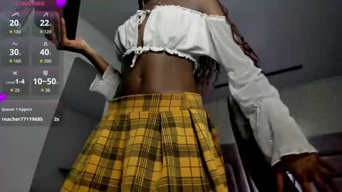 Snapshot of victoria_noir_18 chatting on 11/05/25, 07:25 Vicky online show from 11/05/25, 07:25