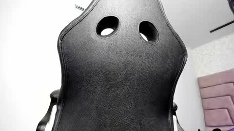 Snapshot of victoria_noir_18 chatting on 11/16/25, 03:28 Vicky online show from 11/16/25, 03:28