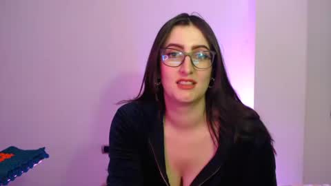 Snapshot of victoria_riider chatting on 03/01/25, 09:15 Victoria online show from 03/01/25, 09:15