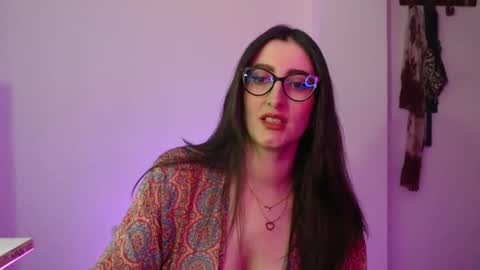 Victoria online show from 10/11/25, 08:51