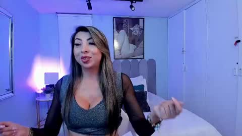 Snapshot of victoria_romanee chatting on 03/04/25, 04:49 Monica online show from 03/04/25, 04:49