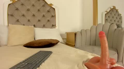 victoria  online show from 02/10/25, 05:41