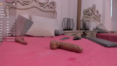 victoria  online show from 03/03/25, 05:39