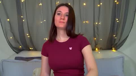 Snapshot of victoriaardern chatting on 11/17/25, 06:19 Victoria online show from 11/17/25, 06:19