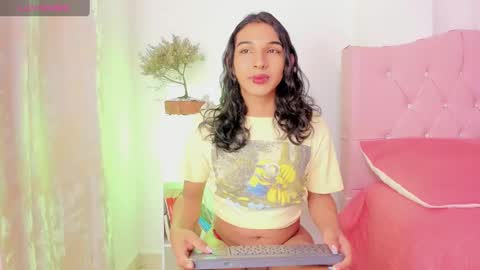 Snapshot of victoriablackfire chatting on 10/15/25, 06:13 Victoria online show from 10/15/25, 06:13