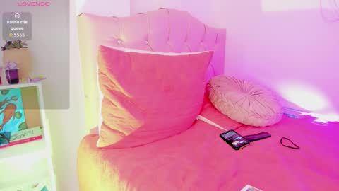 Snapshot of victoriablackfire chatting on 10/26/25, 11:31 Victoria online show from 10/26/25, 11:31